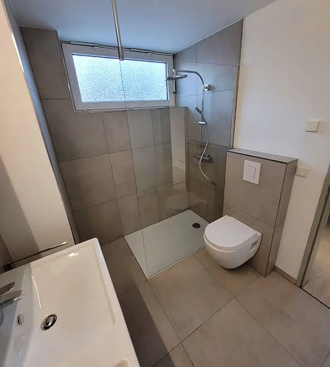 Badumbau von Badewanne zu begehbarer Dusche in Hamburg - Ergebnis nachher